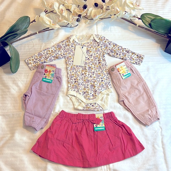 Gerber Other - 0-3 Months bundled clothing (4pcs)